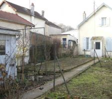 La photo correspond &agrave; la face principale de la maison (terrain en longueur)