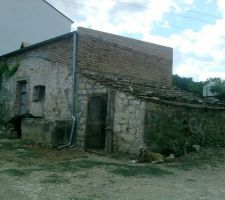 La Badia (Italie) Le bâtiment bas