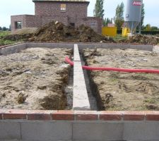 La fondation pour le mur de refend.