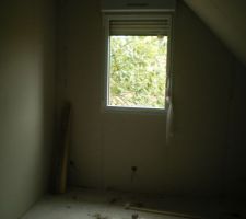 Notre chambre , il faut s'habituer &agrave; la mansarde