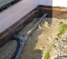 VRD - Canalisations des eaux usées et de l'eau posées