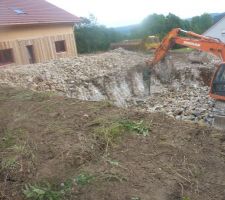 H&eacute; oui on est sur un rocher donc besoin du brise-roche !!! :-S