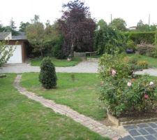 AVANT : Jardin à l'arière