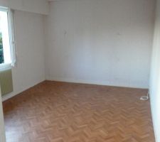 AVANT : Une des chambres