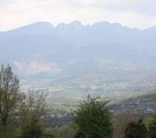 Vue du terrain vers le massif du Vercors, c'est ça qui nous a fait craquer, et le calme !