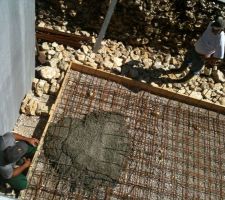 D&eacute;but du coulage du radier...