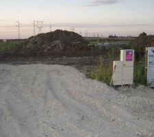 Entrée du terrain avec le chemin acces fait