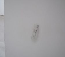 Mur abimé par les ouvriers