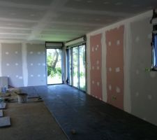 Début de la pose du sol