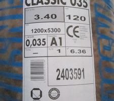 L'isolant de la première couche du plafond