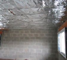 L'isolation du plafond des 2 chambres est bien avancée