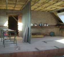 Premiere cloison posée entre salle de bain et chambre