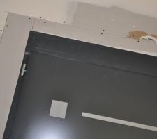 Thermolaquage huisserie ray&eacute; ! hop, un petit coup de bombe
les bugs de la rehausse d'une porte trop basse 4