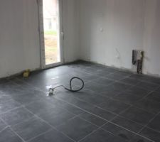 Carrelage pas encore tr&eacute;s propre