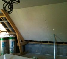 Isolation en Acoustilaine Knauf 035 de 300mm dans les rampants