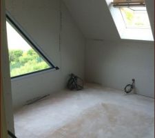 Chambre isolation laine de verre isover en 160 mm couche crois&eacute; avec pare vapeur et fermacell laine de roche avec pare vapeur en 260 mm dans la toiture et pare pluie