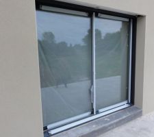 Toutes les fen&ecirc;tres sont occult&eacute;es. on ne voit plus rien. mince, moi qui voulais voir la chape :)