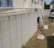 Vue de l'escalier - terrasse extérieur avant travaux