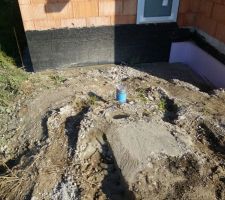 Forage - puit de rejet situé à l'arrière du garage