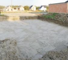 Fin du terrassement, vue depuis l'arrière du terrain