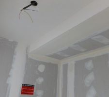 Placo sur tranche de dalle pour l'escalier