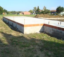 Partie du vide sanitaire, vue coté jour  garage