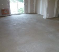 Chappe béton pret à carreler du salon