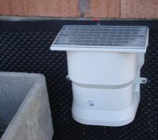 Une des 12 cour anglaises pour aérer le vide sanitaire