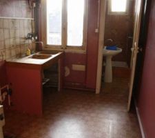 Cuisine (passage obligé pour la salle de bain)