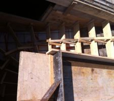 Le coffrage de l'escalier de la cave