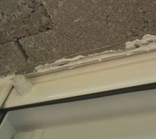 Joint autour de porte fenêttre salon (maison BBC!!!!)