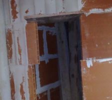 Douche dans l'attente de son carrelage