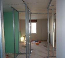 Rails cloisons intérieures: Chambre 1