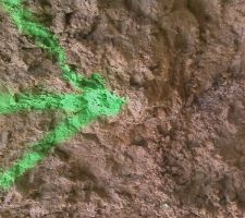 Le filet qui coule, regardez bien sous la flèche verte