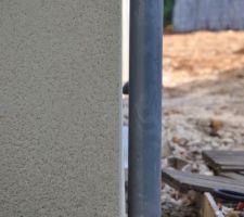 Distance variable entre enduit et gouti&egrave;re 02