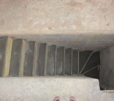 ESCALIER DU SOUS SOL