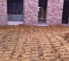 &Eacute;talage des terres devant la maison