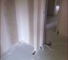 Raccord placo placard chambre