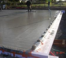 Coulage de la dalle avec béton auto plaçant