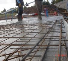 Coulage de la dalle avec béton auto plaçant