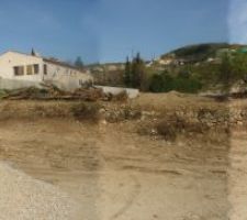 Photo de mon terrain avec diff&eacute;rence de niveau de terrain (enrochement pr&eacute;vue, mais comment?)