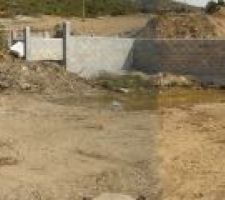 Terrain &agrave; l'origine avec limite cadastrale en rouge