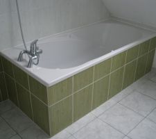 Baignoire salle de bains étage
