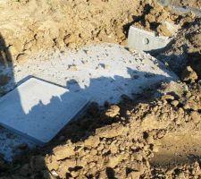 Installation de la cuve &agrave; r&eacute;cup&eacute;ration des eaux de pluie (10000 litres)