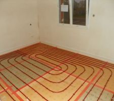 Installation du chauffage au sol chambre