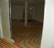 Vue entrée sur salon chauffage au sol