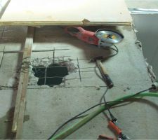 D&eacute;but du d&eacute;coupage en haut...on y va mollo au d&eacute;but...!