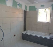 Salle de bain manque la frise et les joints