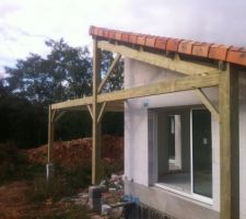 Porche devant salon - pergola