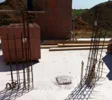 Les murs de la chemin&eacute;e